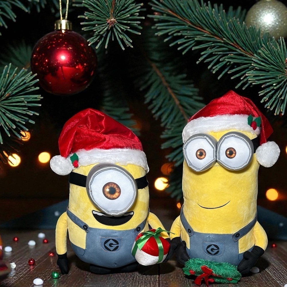 Despicable Me Minions Christmas Greeter Plush Large Decorations Kevin & Bob Pair